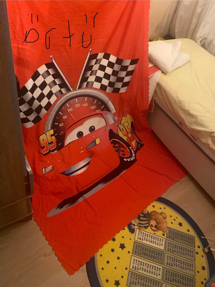 Renkli Baskılı Çocuk oda takımı - Görsel 2