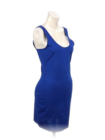 H&M H&M Kısa Elbise %70 İndirimli.