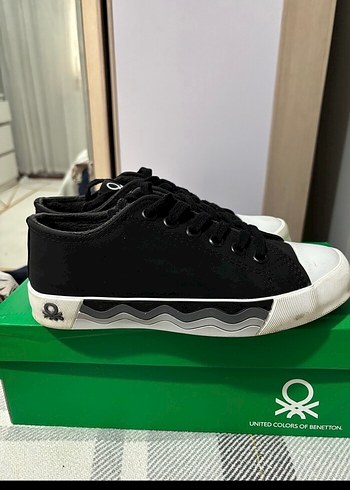 Benetton Siyah Gri Düz Tabanlı Kadın Sneaker