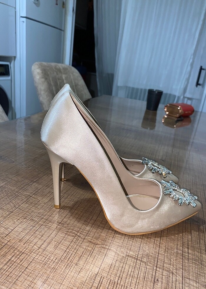 Topuklu ayakkabı - Görsel 2