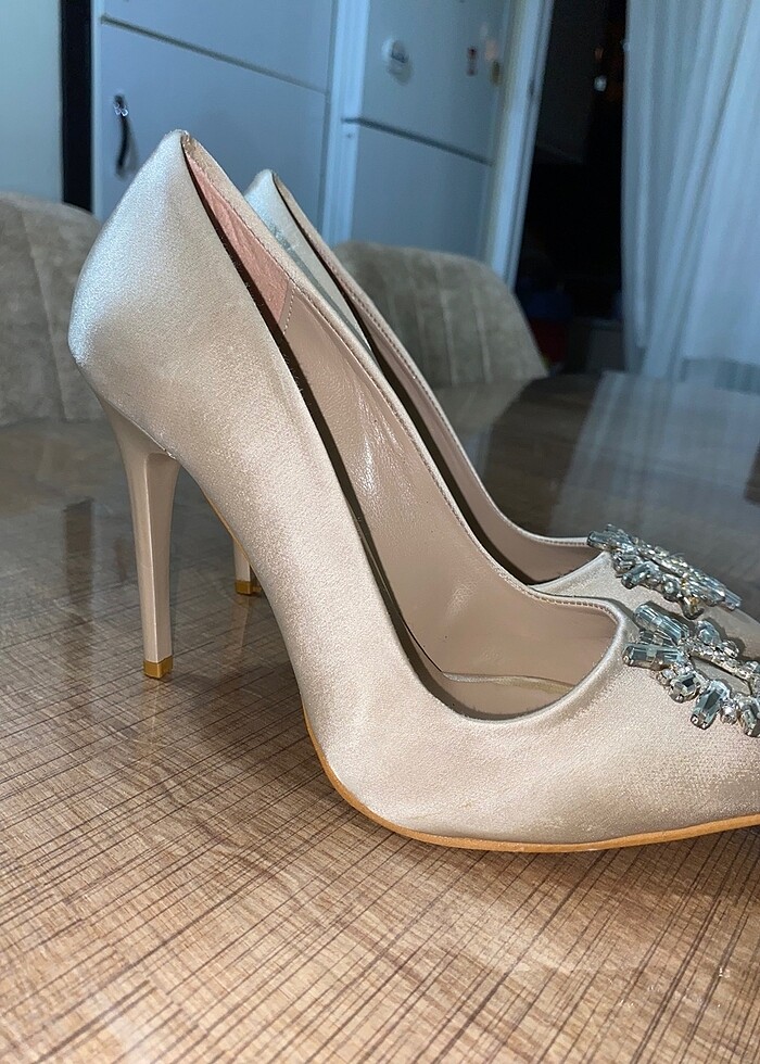 Topuklu ayakkabı - Görsel 4