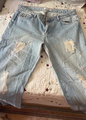 Koton Acik Mavi Yirtik Denim Jean