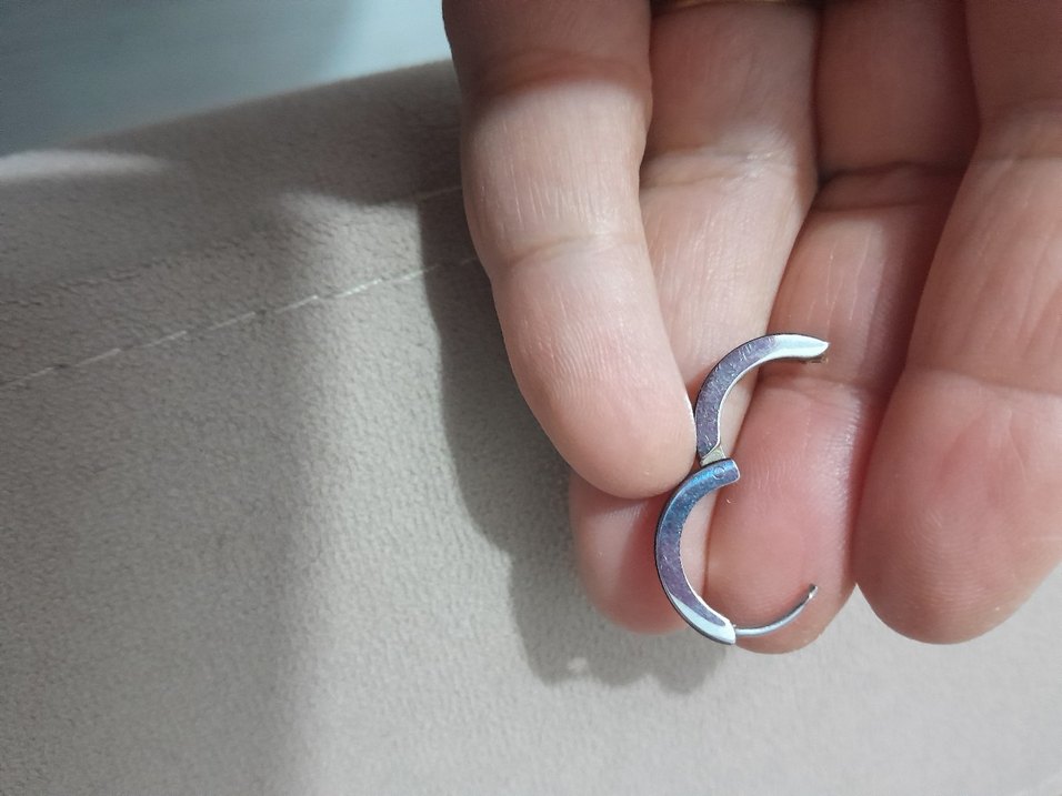 Siyah Minimalist  celik tek erkek küpe - Görsel 3