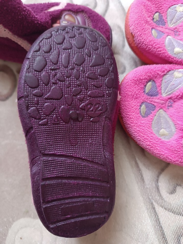 Kızlar için renkli nakışlı pembe ev terlikleri - Görsel 3