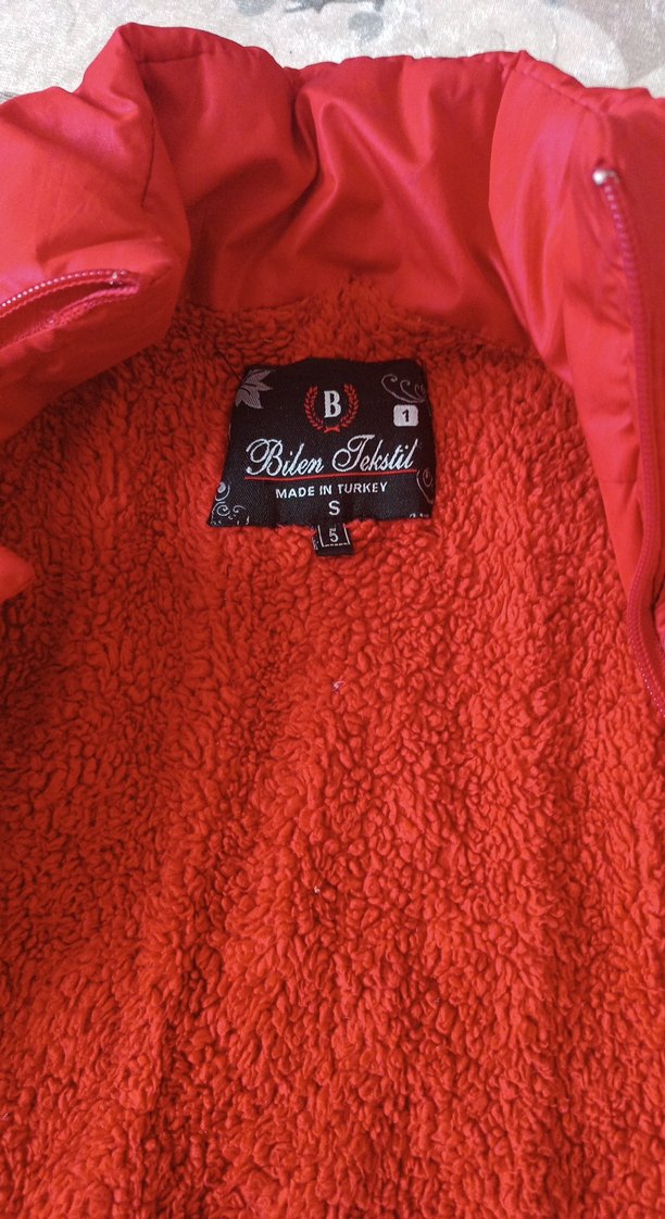 Kız Çocuk Kırmızı Düğmeli Mont - Görsel 2