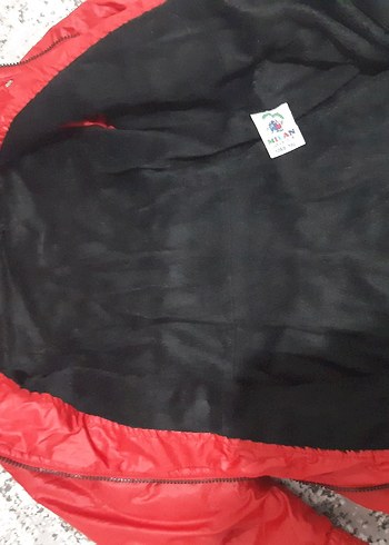 Kız Çocuk Kırmızı Kapüşonlu Kürklü Mont - Görsel 3