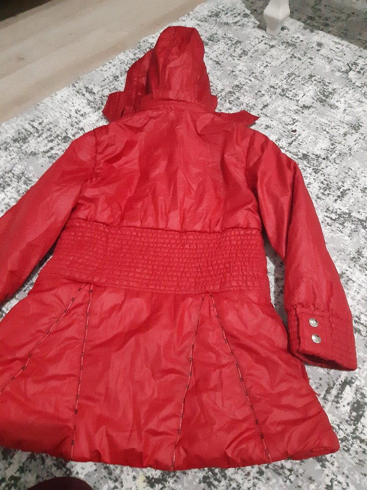 Kız Çocuk Kırmızı Kapüşonlu Kürklü Mont - Görsel 4