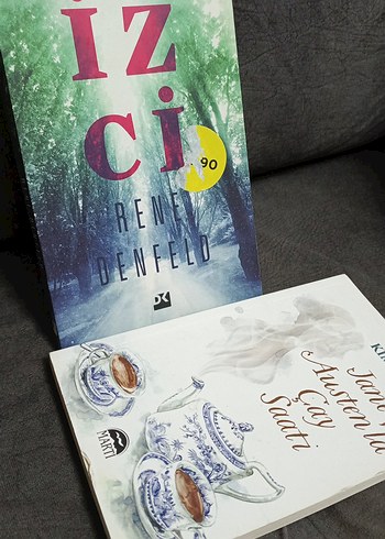 üç adet kitap - Görsel 4