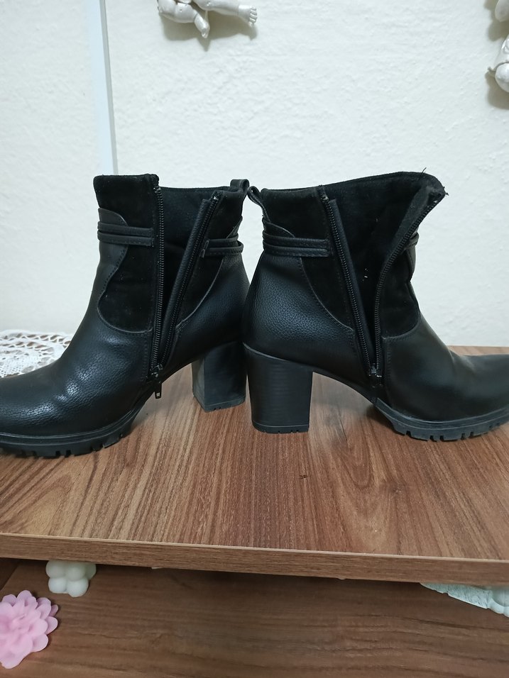 Siyah Deri Topuklu Gotik Kadın Bot - Görsel 3