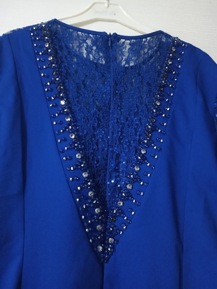 Uzun Kollu Mavi Dökümlü Abiye Elbise - Görsel 5