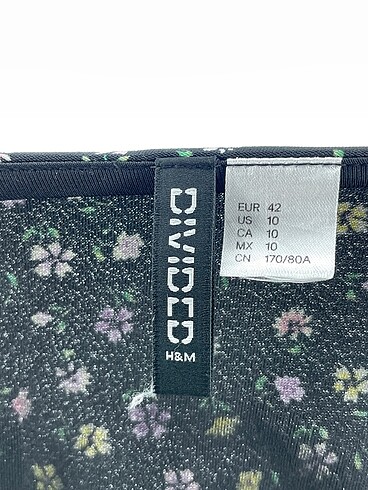 42 Beden siyah Renk H&M Mini Etek %70 İndirimli.