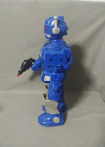 Mavi Hareketli Robot - Görsel 3