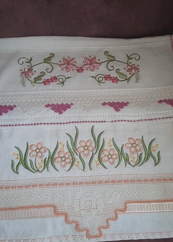 Nakışlı Pastel Beyaz havlular - Görsel 3