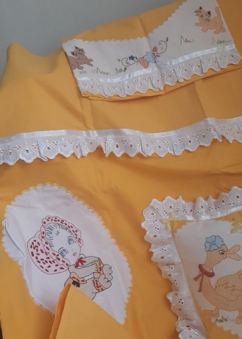 Sarı Nakışlı Çocuk Uyku Seti - Görsel 4