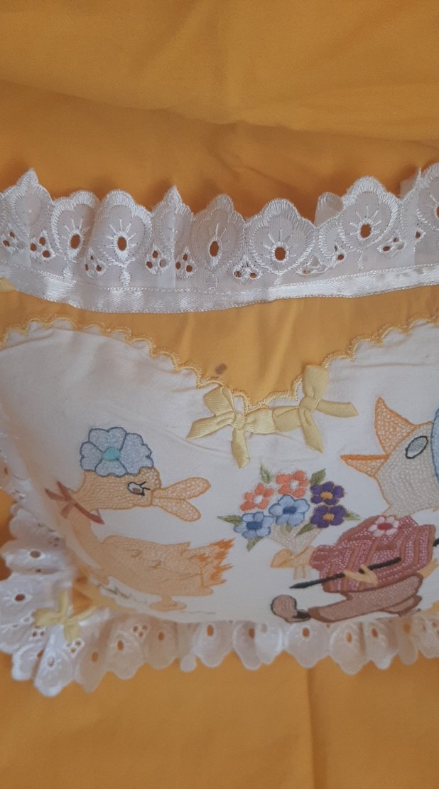 Sarı Nakışlı Çocuk Uyku Seti - Görsel 5