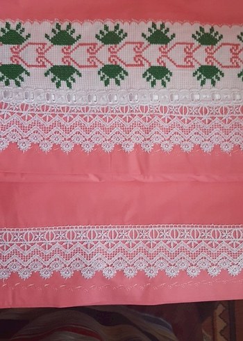 Nakışlı Pembe Yatak Örtüsü ve Çarşaf Seti - Görsel 2