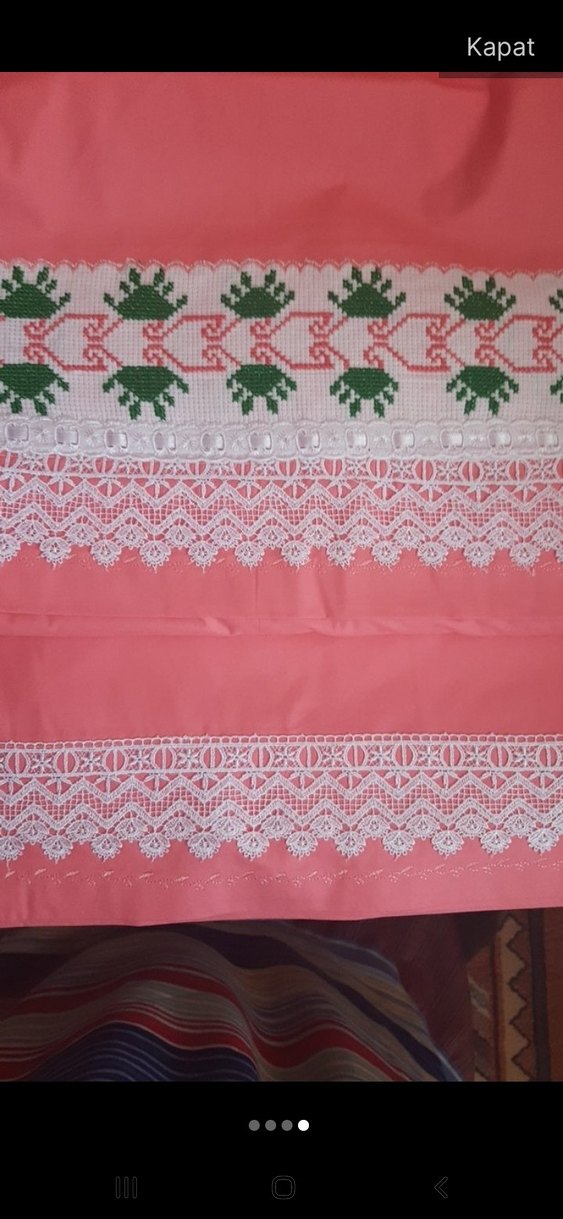 Nakışlı Pembe Yatak Örtüsü ve Çarşaf Seti - Görsel 2