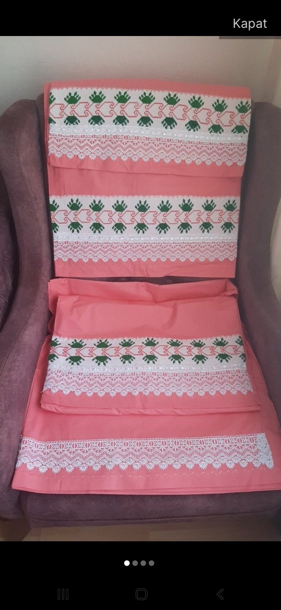 Nakışlı Pembe Yatak Örtüsü ve Çarşaf Seti - Görsel 4