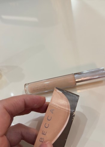 Becca Kapatıcı ve Aydınlatıcı - Koyu Bej - Görsel 3