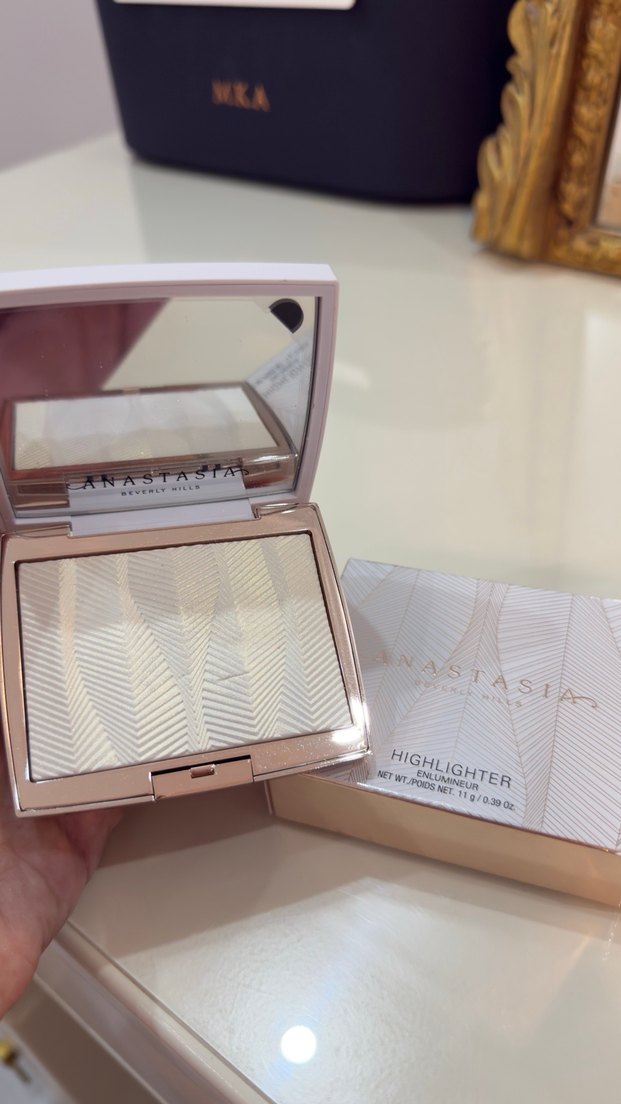 Anastasia Beverly Hills Açık Ten Aydınlatıcı - Görsel 3