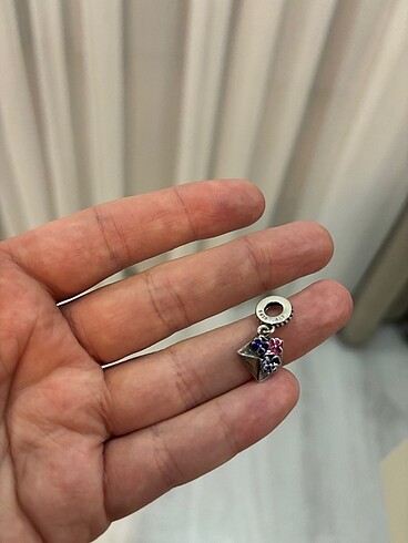 Beden Pandora charm