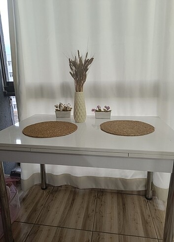  Beyaz Mutfak masası 