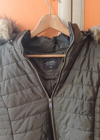 Midi Kadın Kışlık Mont Kürklü Kapüşonlu haki renk - Görsel 4