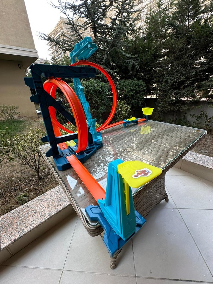 Hot Wheels Takla Atan Araba Pisti - Görsel 3