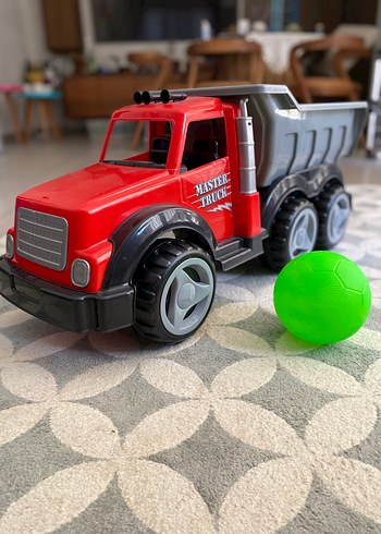 Kırmızı Dev Oyuncak Kamyon - Görsel 2