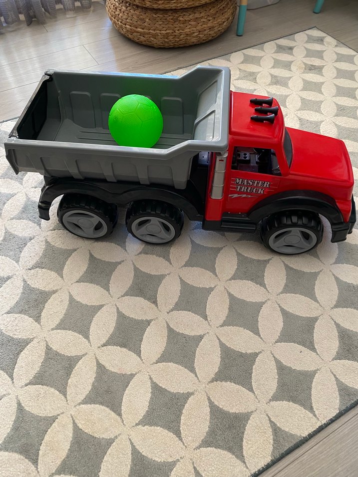 Kırmızı Dev Oyuncak Kamyon - Görsel 3