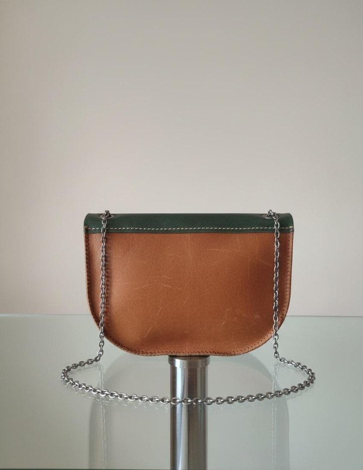 Kahverengi Yaprak Desenli Çanta. hakiki deriden yapılmıştır. - Görsel 2