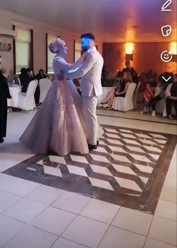 Abiye Gri İşlemeli Uzun Kollu Nişan Elbisesi. Fiyatta pazarlık payıvar