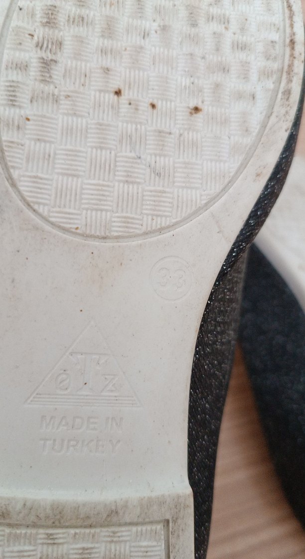 Siyah Parlak Fiyonk Detaylı Dolgu Topuk Babet - Görsel 4