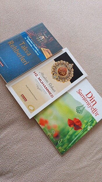 Dini kitap 