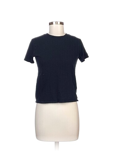 Pull and Bear T-shirt %70 İndirimli.