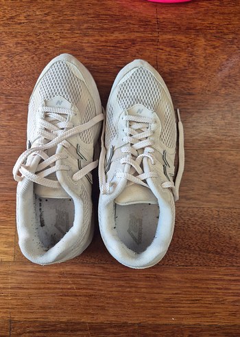 New Balance ürünü