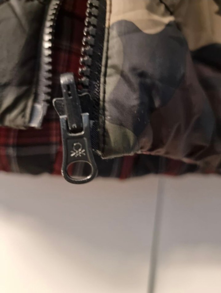 Camo Desenli Kapüşonlu Şişme Mont — görsel 2/7
