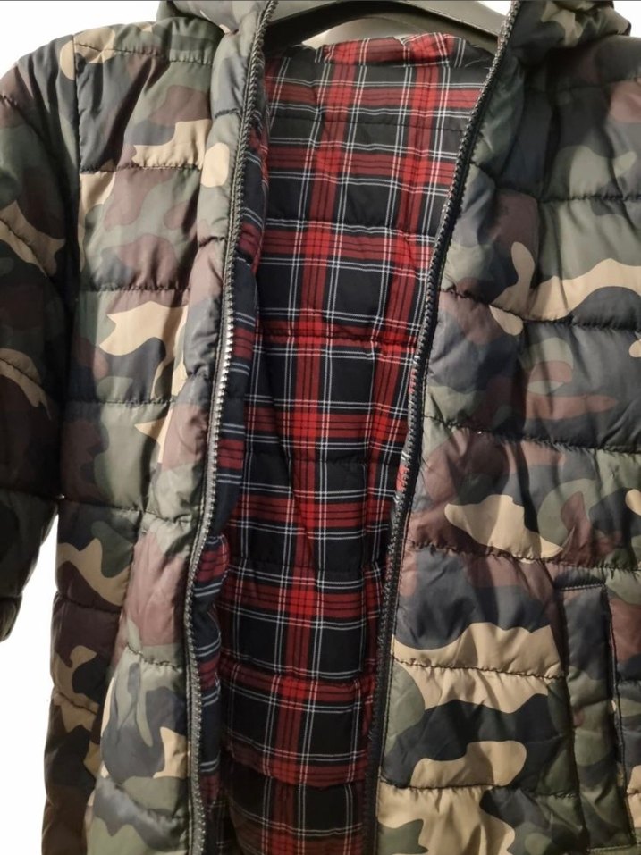 Camo Desenli Kapüşonlu Şişme Mont — görsel 3/7