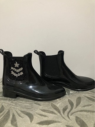 Yağmur botu