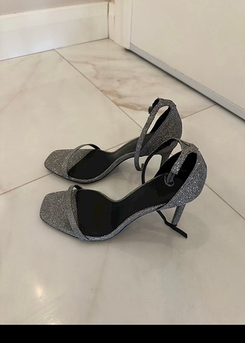 Gri Stiletto Topuklu Yılan Desenli Kadın Ayakkabı - Görsel 3