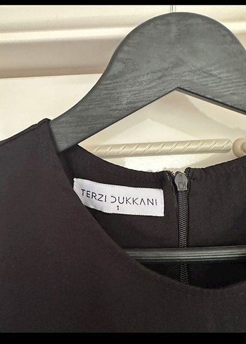 Siyah Drapeli Uzun Kolsuz Elbise - Görsel 3