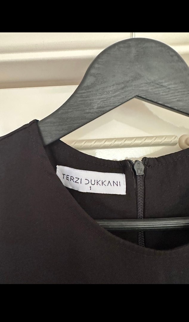 Siyah Drapeli Uzun Kolsuz Elbise - Görsel 3