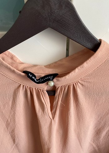 Yüksek Yakalı Düğmeli Kadın Bluz - Görsel 3