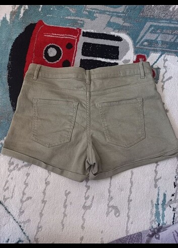 m Beden haki Renk H&m haki şort