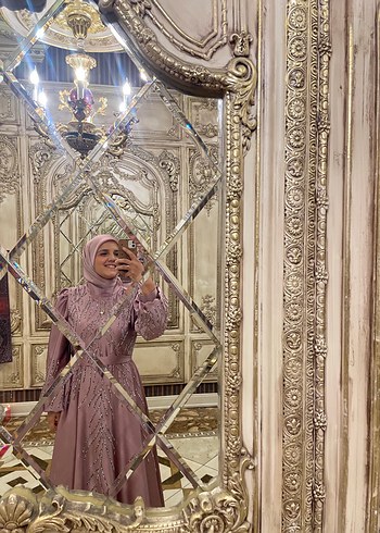 Işlemeli Boncuklu Uzun Pembe Tesettür Elbise