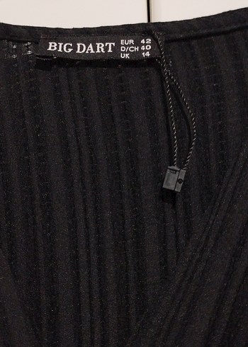 Siyah Pileli Uzun Kollu Uzun Elbise - Görsel 2