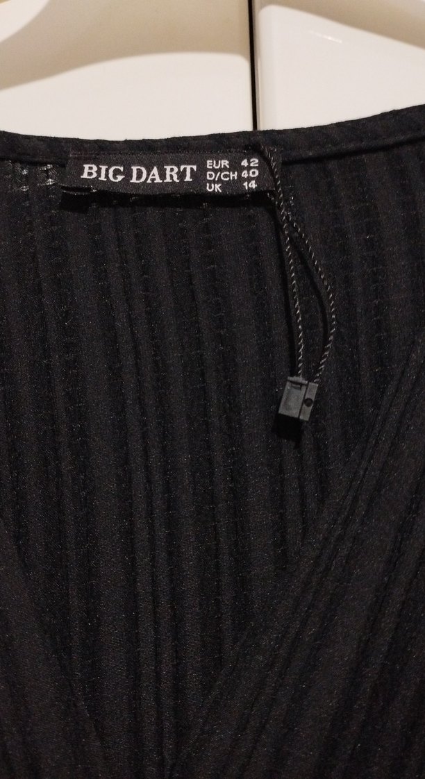 Siyah Pileli Uzun Kollu Uzun Elbise - Görsel 2