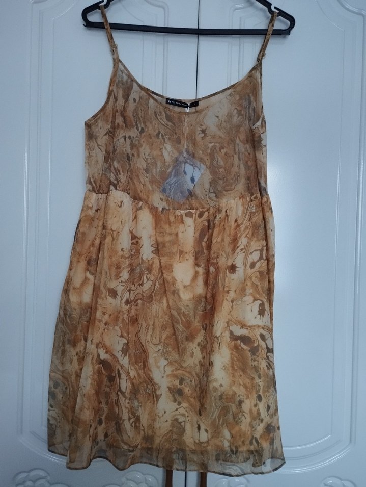 Bej V Yaka İpek Görünümlü Midi Elbise - Görsel 3