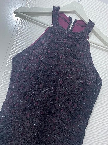 Halter yaka elbise