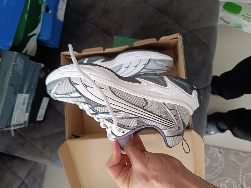 puma Erkek Beyaz Gri Bağcıklı Koşu Ayakkabısı - Görsel 2